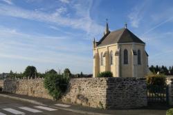 La chapelle et le cimetière