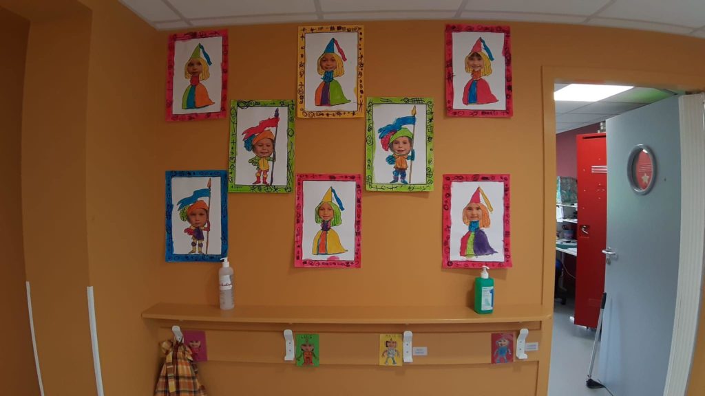 couloir école maternelle